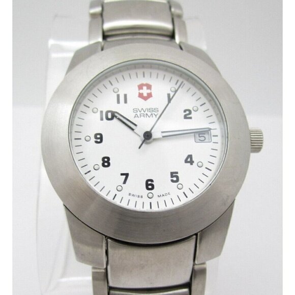 Men's Victorinox Swiss Army Quartz WR Analog 41mm Dial Causal Round Watch (G105)